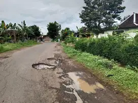 Tanah   1.280 m² dua muka  jln utama ,  Jumantono Karanganyar