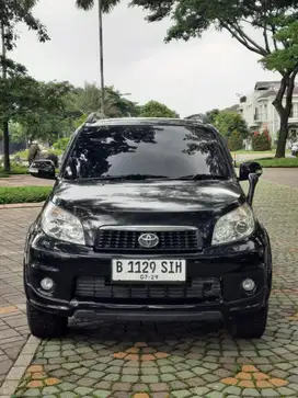 TOYOTA RUSH 1.5 G AT 2014 HITAM