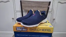 SKECHERS size 40 - Sepatu Women's SKE Go Walk 6 - Fabulous View