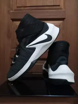 Nike basket size 44 insole 28.5 made in viet