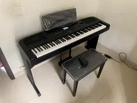 Piano Digital Yamaha Grand DGX 670 bekas mulus