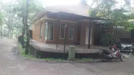 DISEWA RUMAH DI CLUSTER VENESIA, SENTUL CITY (SSR432)