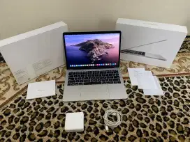 Macbook Pro 2017 13 8/128GB MULUS FULLSET ORIGINAL| Cocok Buat Kuliah