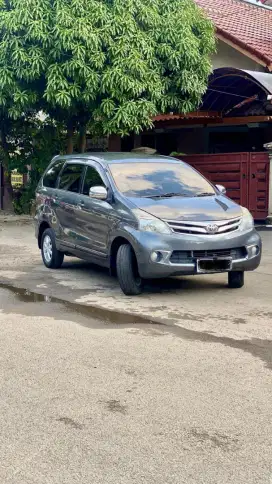 Toyota Avanza G 1.3 Matic Tahun 2013 Abu - Abu Metalik