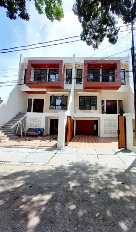 Rumah 3.5 lantai brandnew di Margasatwa Ragunan Jaksel. ada S.Pool