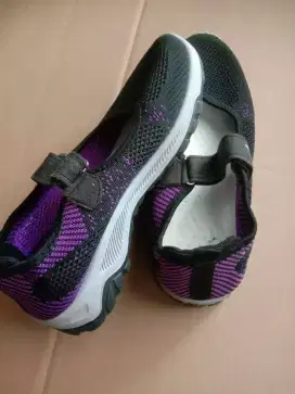 Dijual sepatu wanita casual