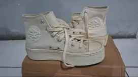 sepatu converse high warna putih