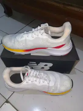 Sepatu lari Running ortuseight