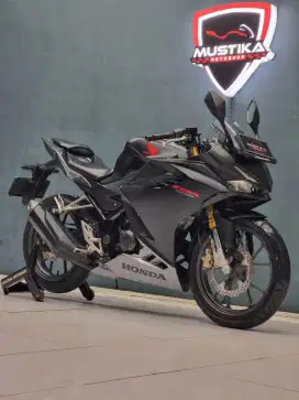 Perfect Condition!!Honda CBR 150R 2022 Black N Asli Mulus m-Mustika