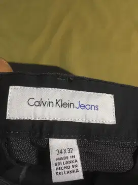 Celana chino calvin klein sz35