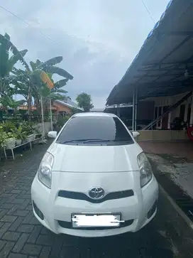 TOYOTA YARIS 2012