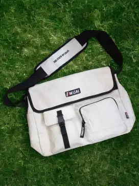 WHO A.U Pocket Messenger Bag (Tas Selempang/Crossbody Bag/Sling Bag)