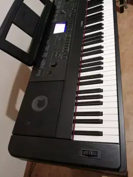 Piano digital Yamaha DGX 660