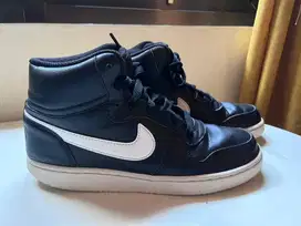 Nike sepatu wanita