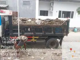 Buang banguna puing sampah