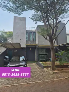 Rumah Bergaya Mediteranean, Halaman Luas di Veteran Bintaro LH-15665