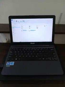 Laptop / Notebook Asus E203NAH, 11, SSD 256gb, RAM 4gb, Win 10 Ori