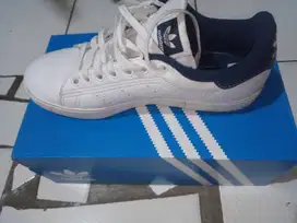 Sepatu Adidas second