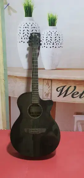 Gitar Akustik Masih mulus