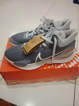 Sepatu nike baru ori