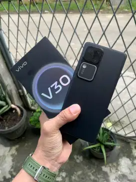 Vivo V30 5G 12/512 Garansi Resmi Mei 2025