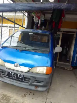 Dijual mobil espass tahun 2005 mahar 23 jt nego bensin