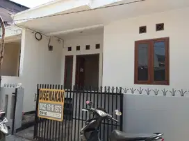 Rumah 2 LT caport motor aja  Dekat Yomart Sarijadi