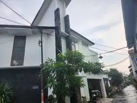 Rumah Keluarga yang nyaman dan strategis. Lokasi Ungaran, Kab.Semarang