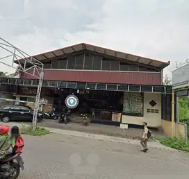 GEDUNG EX. RESTO KAFE PUJASERADI TENGAH KOTA SIDOARJO