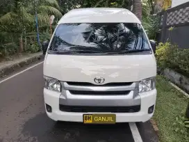 Toyota hiace commuter  tahun 2023 plat BH(Jambi)mbl di jakarta istimew