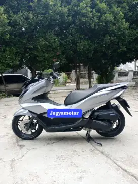 dijual cepat motor second honda pcx 160 th 2024