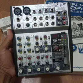 Mixer behringer UB1002fx eurorack