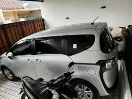 di jual toyota sienta 2017 manual like new