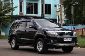 TOYOTA FORTUNER 2.7 G LUX TRD  BENSIN AT 2012