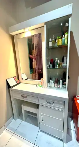 MEJA RIAS Minimalis