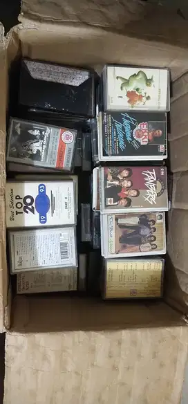 Kaset pita murah (Koes Ploes, Rolling Stones, Jamrud, dll.)