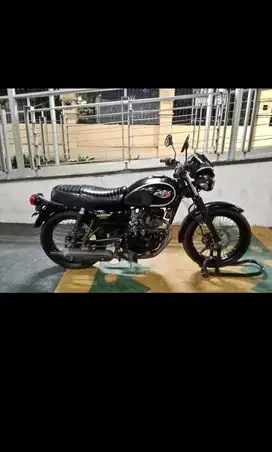 Kawasaki W175 SE hitam