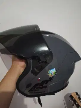 Helm DYR masih BARU