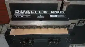 Behringer ex2200 procesor