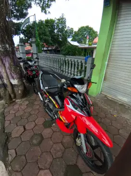 Di jual satria hiu lscm 2005