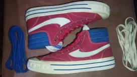 Sepatu Compass Retrograge Red Blue Size 42 (Bonus Kaus Kaki + Topi)