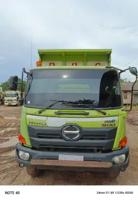 Dum truk Hino uero 4