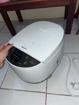 Dijual rice cooker digital 1.8 L merek phillips