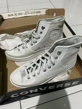 Jual cepat Sepatu converse Ori masih baru