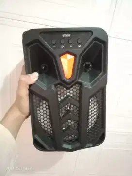 Speaker robot no minus