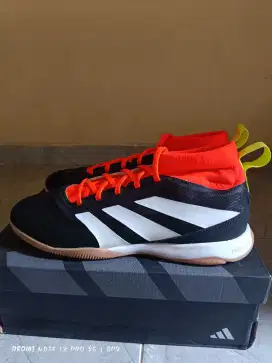 Sepatu Futsal Adidas Predator League Sock IN Size 42 2/3