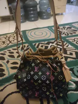 Tas LV petite multicolor dari bal