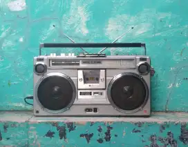 SHARP FM radio tape kaset pita antik jadul kuno tua klasik boombox