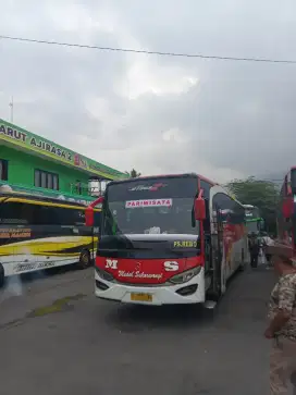 Saya driver berpengalaman sedang mencari pekerjaan