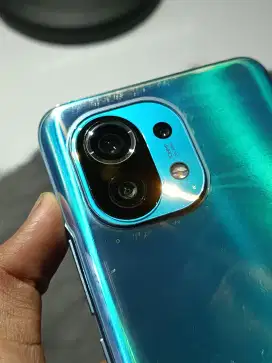 Xiaomi 11 5G Layar lengkung